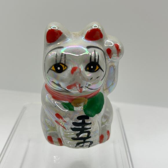 Small 2.5 in White iridescent Ceramic Maneki Neko Good Luck Cat with Gold Coin - Picture 2 of 7
